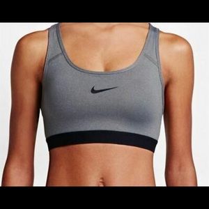XS Nike Pro sports bra